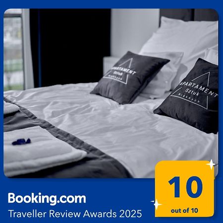 Apartament Sztuk Pieknych 10 皮拉 外观 照片