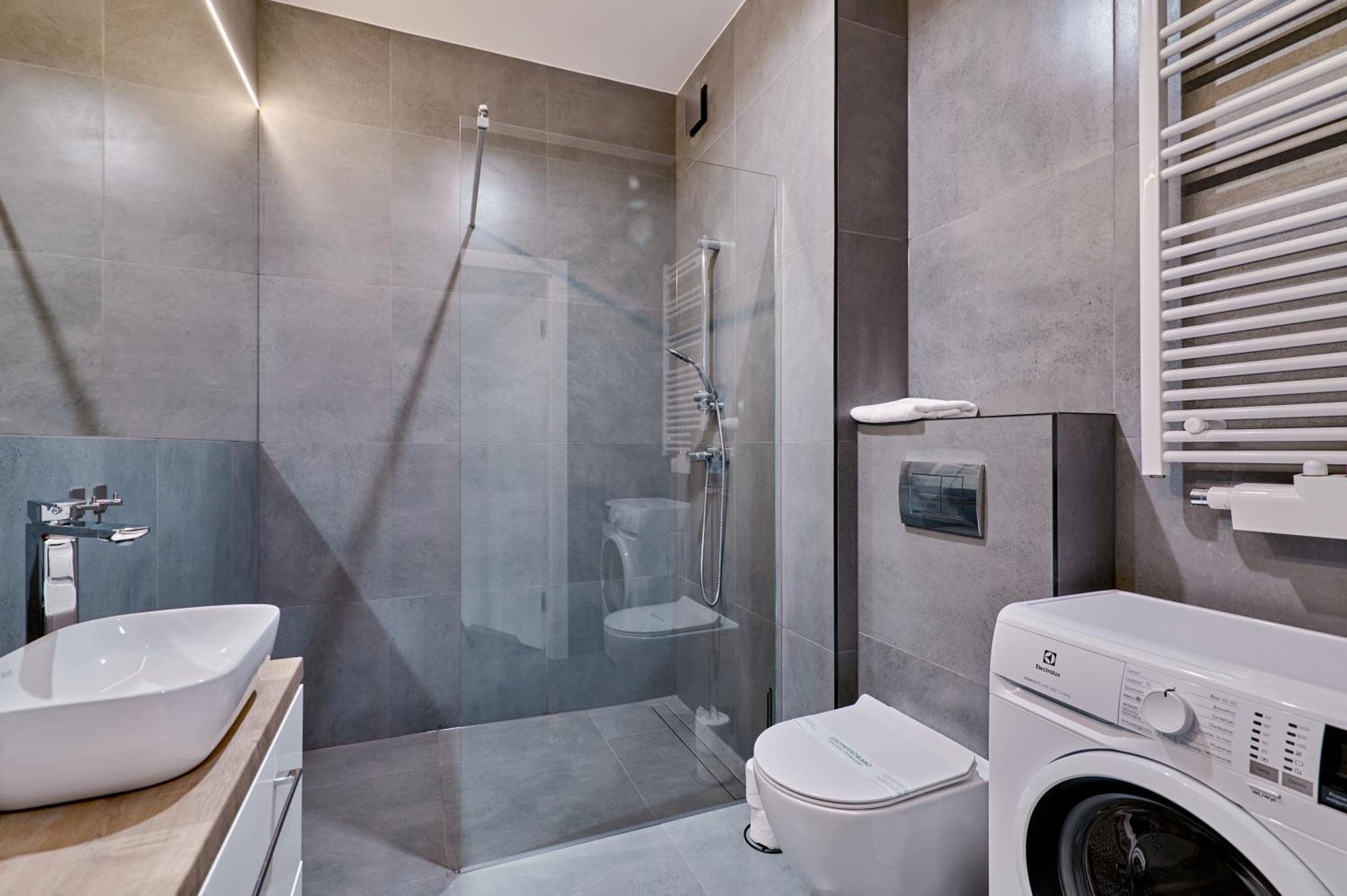 Apartament Sztuk Pieknych 10 皮拉 外观 照片