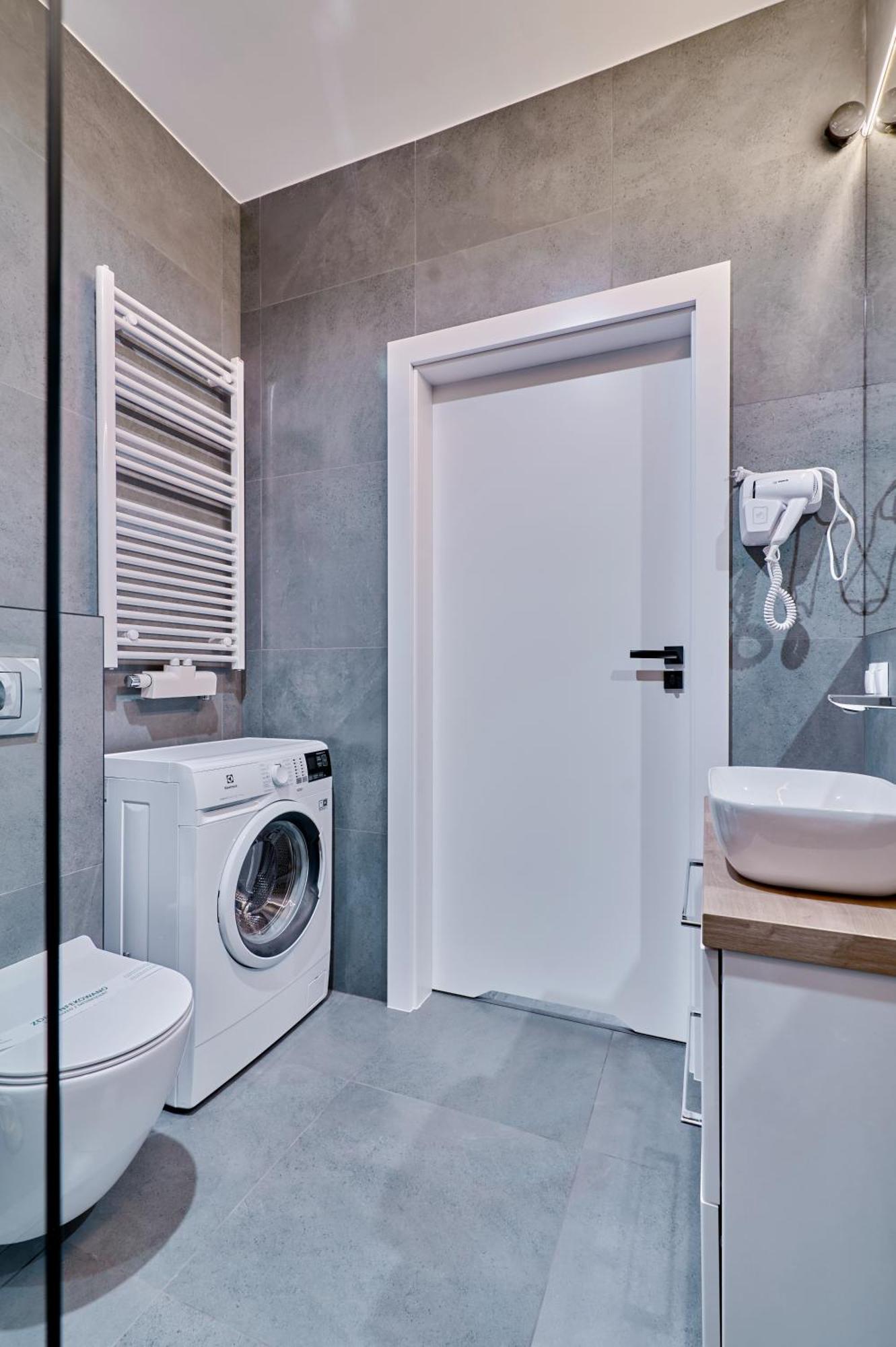 Apartament Sztuk Pieknych 10 皮拉 外观 照片