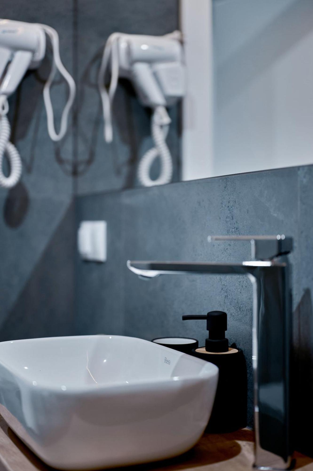 Apartament Sztuk Pieknych 10 皮拉 外观 照片