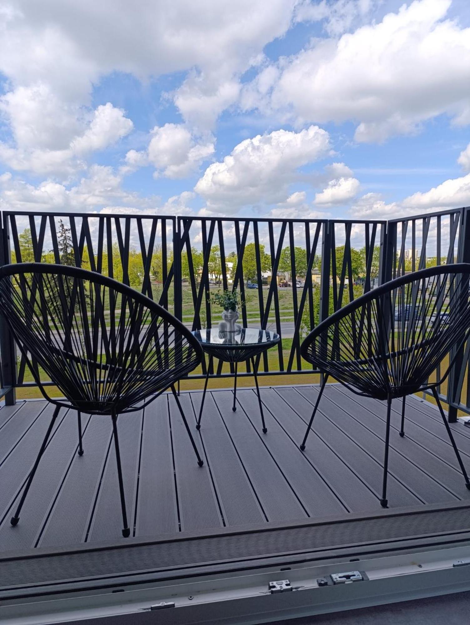 Apartament Sztuk Pieknych 10 皮拉 外观 照片