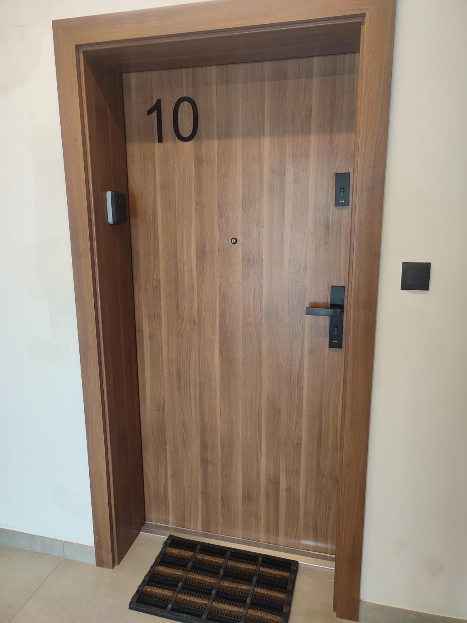 Apartament Sztuk Pieknych 10 皮拉 外观 照片